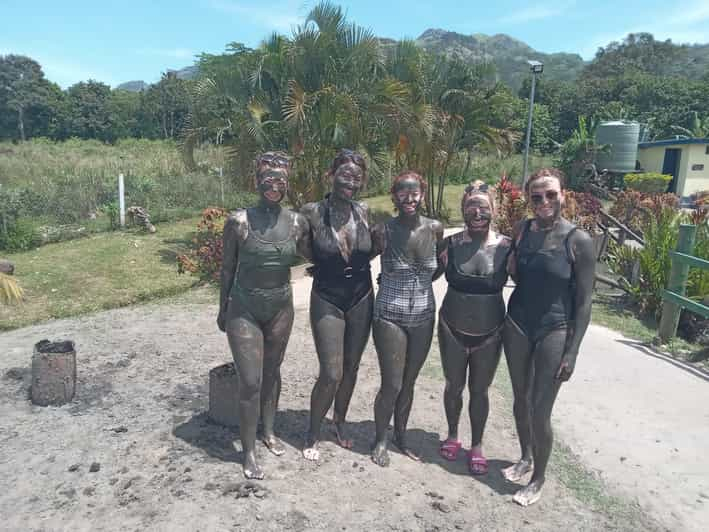 Excursión a la piscina de barro y aguas termales de Sabeto