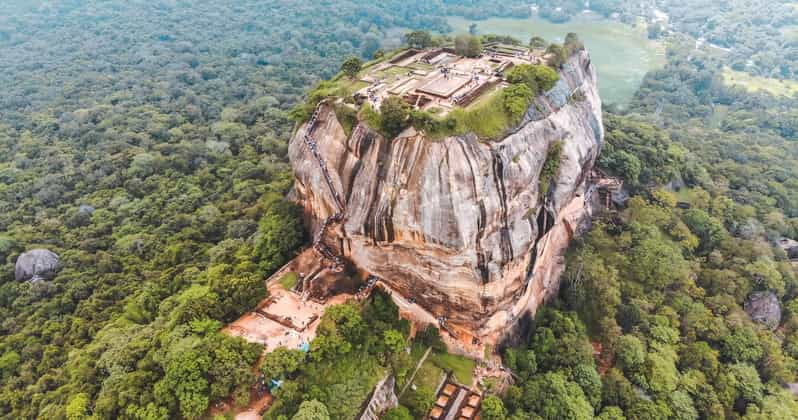 Dambulla:Excursión a la Fortaleza de la Roca de Sigiriya y al Templo de la Cueva de Dambulla