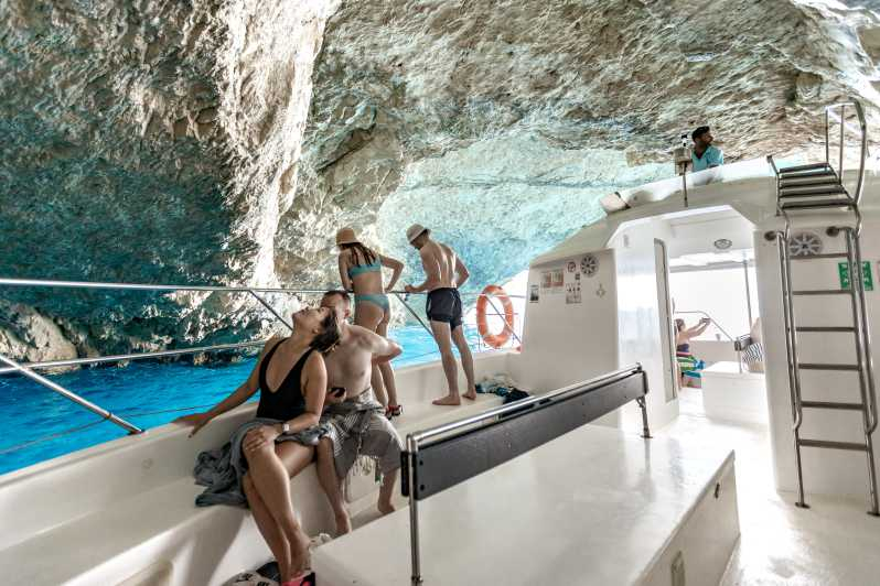 Porto Vromi: Playa del Naufragio Navagio y Cuevas Azules en barco