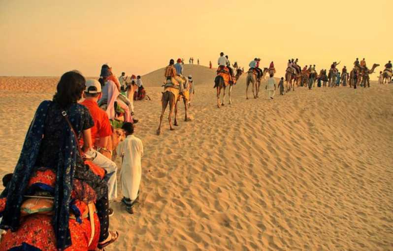 Safari en Jeep, Paseo en Camello, Danza Folclórica y Cena Buffet en Jaisalmer