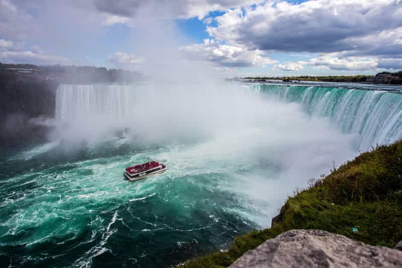 Toronto: Excursión de un día a las cataratas del Niágara con tour en barco opcional