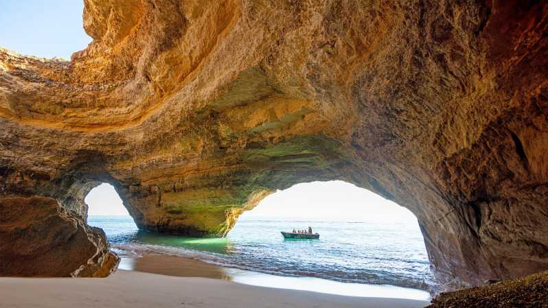 Armação de Pêra: Excursión en Barco por las Cuevas y Playas Secretas de Benagil