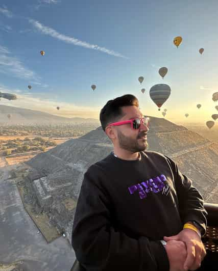 Globo aerostático sobre el Valle de Teotihuacán