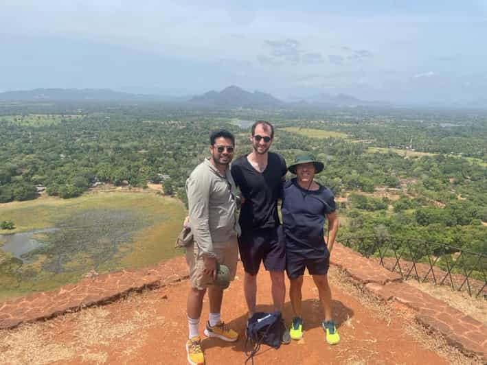 Desde Colombo: Fortaleza de la Roca de Sigiriya y Templo de la Cueva de Dambulla