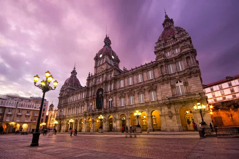 A Coruña: Tour a pie imprescindible por los lugares emblemáticos de la ciudad