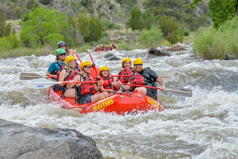 Rafting en el Cañón de las Ovejas Cimarronas (almuerzo, fotos y trajes de neopreno GRATUITOS)