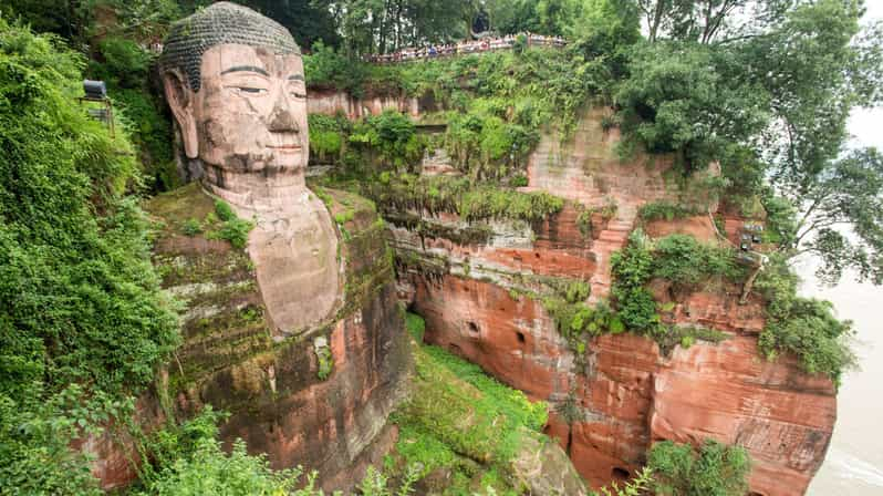 Chengdu: Traslado privado de ida y vuelta a Leshan Budda