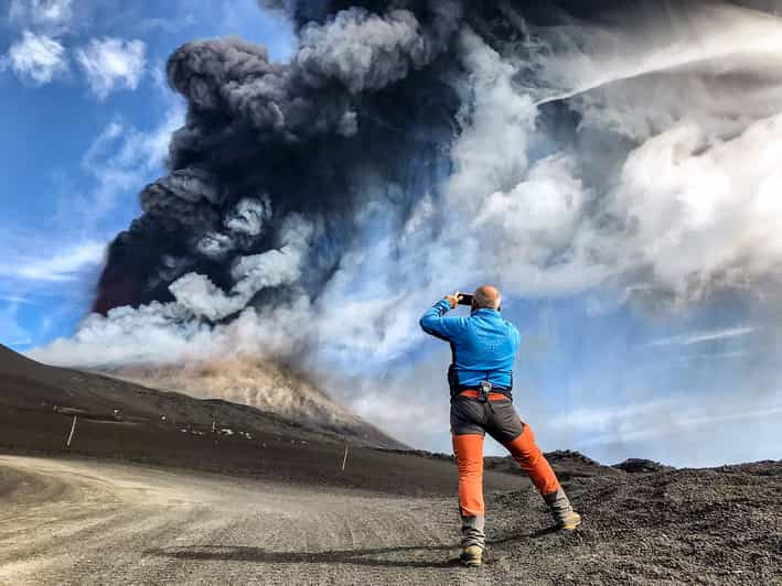 Nicolosi: Monte Etna con teleférico, 4x4 y excursión a pie