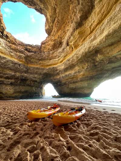 Benagil: Excursión guiada en kayak