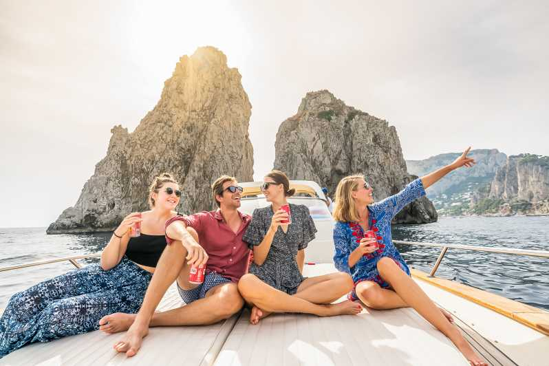 Sorrento: Tour en barco exclusivo por Capri y Gruta Azul opcional