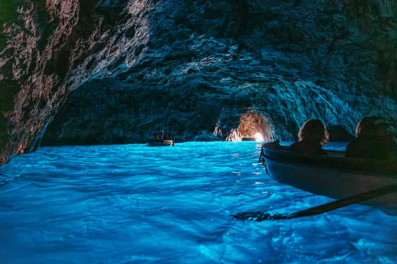 Desde Sorrento: Tour en barco por Capri con visita a la Gruta Azul