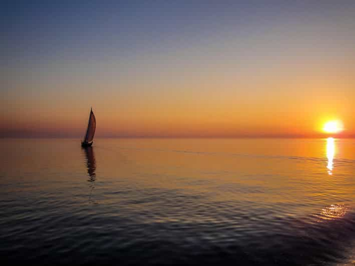 Sotogrande: Excursión Privada en Velero + Bebida (Para Grupos)