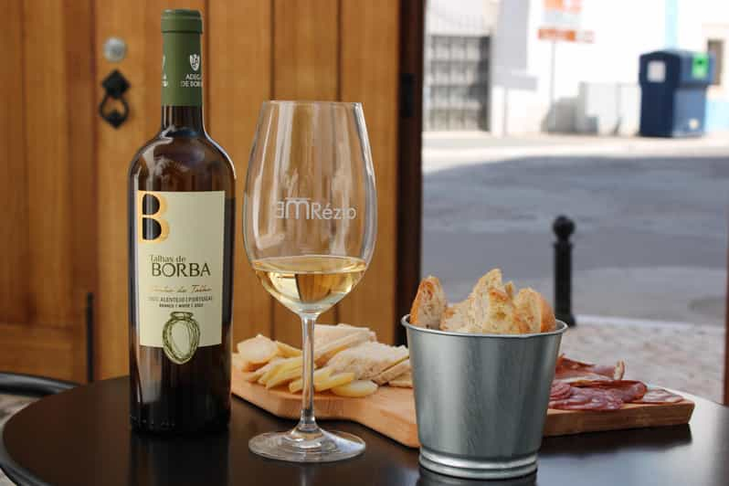 Borba: Visitas a Bodegas y Degustación de Vinos y Aperitivos Ánfora