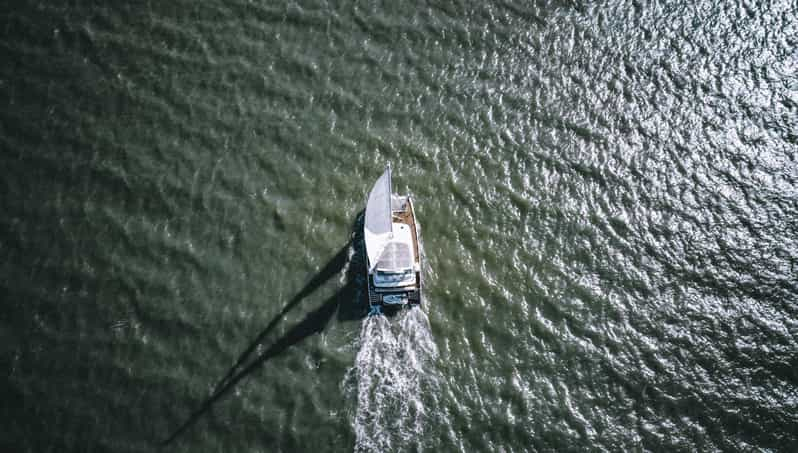 La Rochelle: Catamaran Experience (2h00)