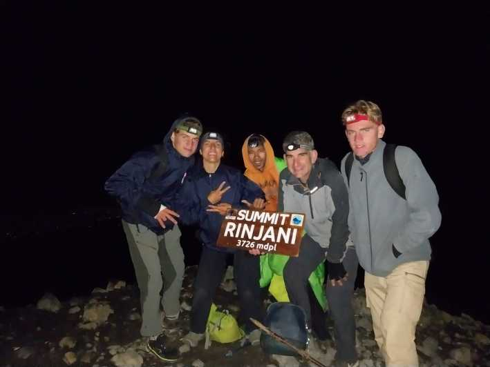 Excursión de senderismo de 3 días a la cumbre del Rinjani, el lago y el sendero de Toran