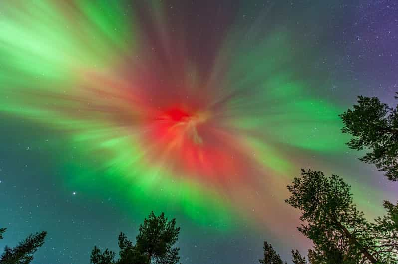 Experimenta las majestuosas Auroras Kiruna-Abisko & Cena Tipi