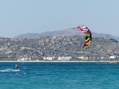 Cursos y lecciones de kitesurf IKO en Mikri Vigla, Naxos
