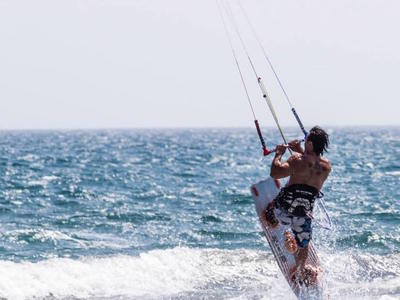 Alquiler de material de kitesurf en Larnaca, Chipre