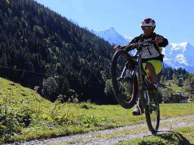 Clase particular de bicicleta de montaña en Chamonix