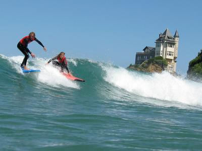 Clases y cursos de surf en Biarritz