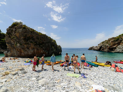 Excursión en kayak de mar en Kardamili y Stoupa, Mesenia