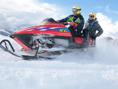 Excursión de Motos de nieve en Vall de Boí, cerca de Baqueira
