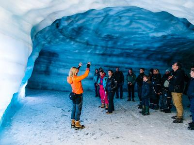 Excursión al túnel de hielo del glaciar Langjokull en Islandia