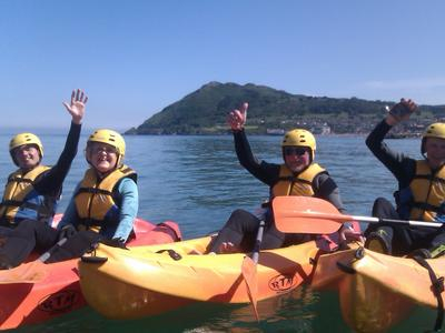 Prueba de kayak en el puerto de Bray