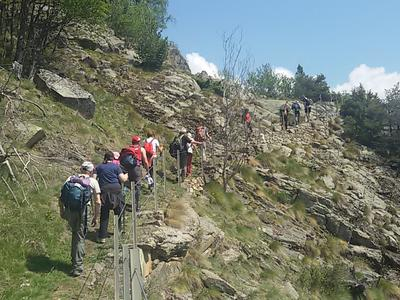 Senderismo por el lago Lochien en el Valle de Aosta