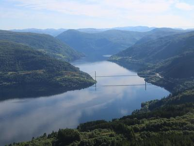 Excursión privada en helicóptero por los fiordos y las montañas de Bergen