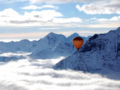 Paseo en globo aerostático por los Alpes italianos