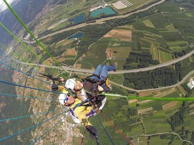 Lucha en parapente en tándem en el Valle de Aosta