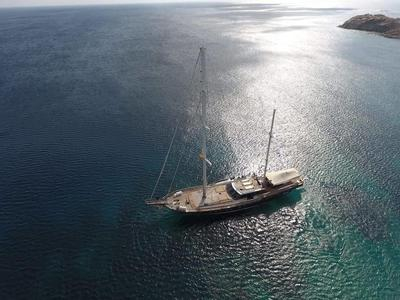 Crucero de un día desde Mykonos a la isla de Rhenia y visita guiada a Delos