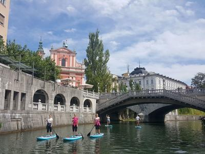 Excursión de aventura urbana en SUP en Liubliana, Eslovenia