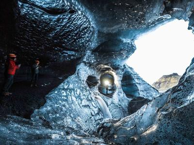 Excursión a la cueva de hielo del Dragón de Cristal Katla