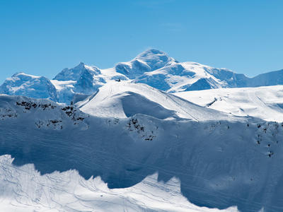Excursión con raquetas de nieve en la cima de Chamonix-Mont-Blanc