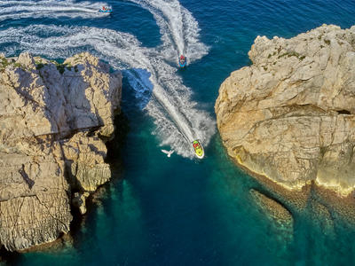 Alquiler de motos acuáticas en la playa de Sunj, cerca de Dubrovnik