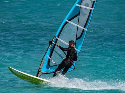 Cursos de windsurf en Cupabia, Propriano