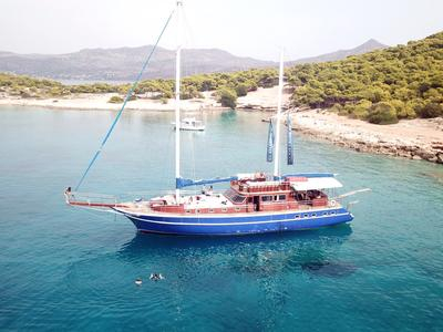 Explore las islas Sarónicas en una excursión en barco a Agistri y Egina