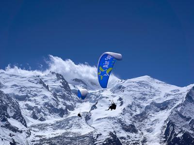 Vuelo en parapente biplaza frente al Mont-Blanc, Chamonix