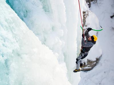 Iniciación a la escalada en hielo en La Montagne d'Argent, Laurentides