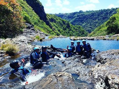 Iniciación al barranquismo en las 7 cascadas de Tamarin en Mauricio