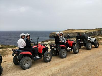 Excursión de un día en quad con almuerzo y paseo en barco por la isla de Gozo, Malta