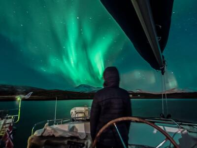 Excursión en velero para ver la aurora boreal en Tromsø