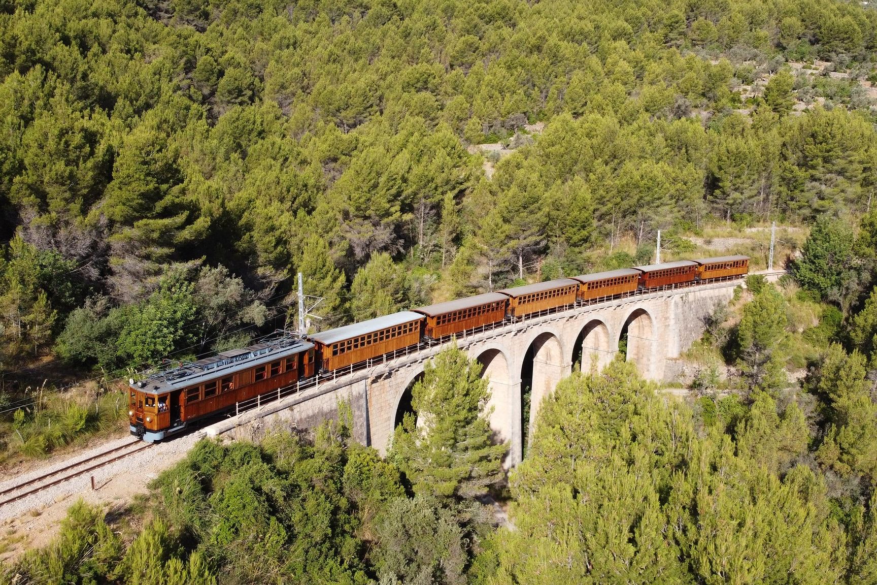 Imagen del tour: Excursión autoguiada por Mallorca de Palma a Sa Calobra (tren, tranvía y barco de Sóller)