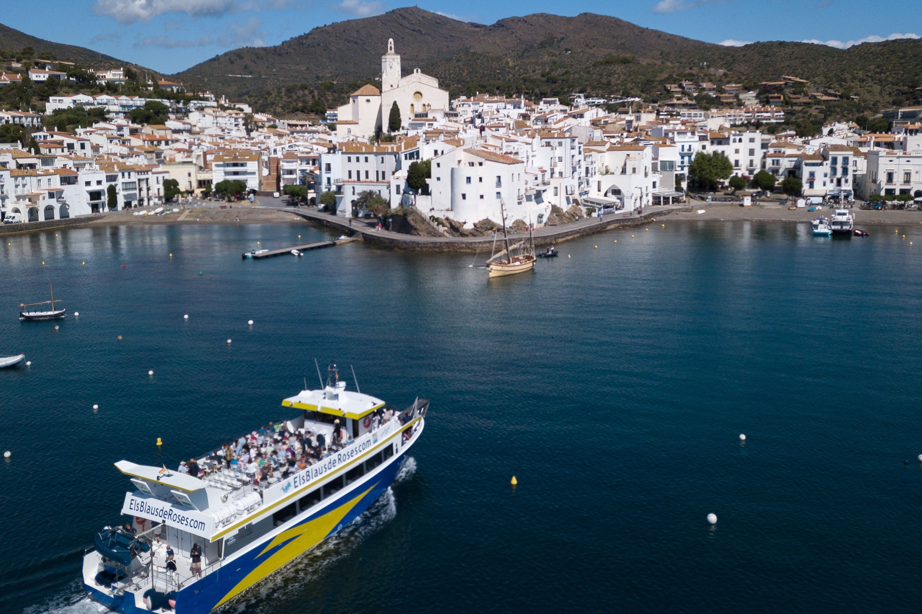 Imagen del tour: Excursión en barco a Cadaqués desde Roses con parada de 1,5 horas