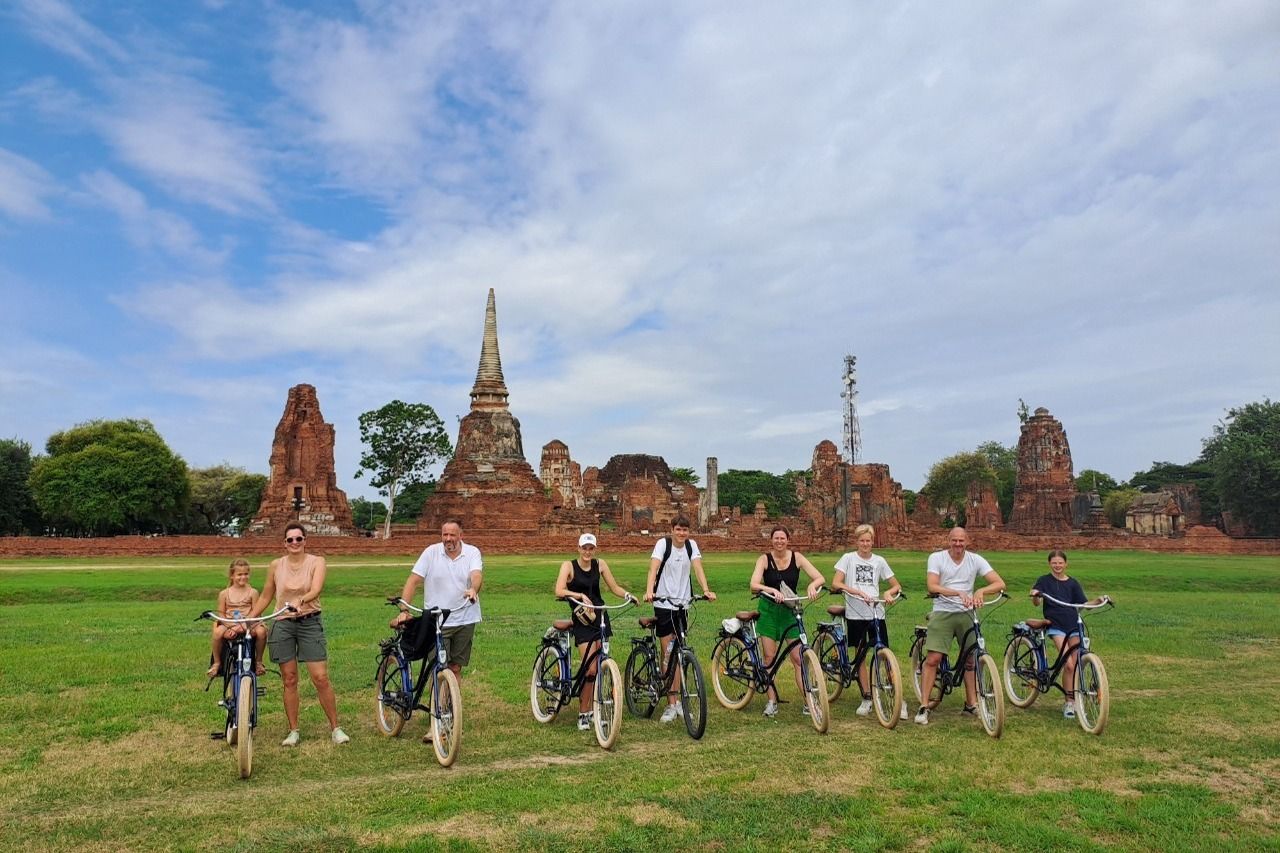 Imagen del tour: Ayutthaya: Excursión guiada en bicicleta con almuerzo + travesía en barco