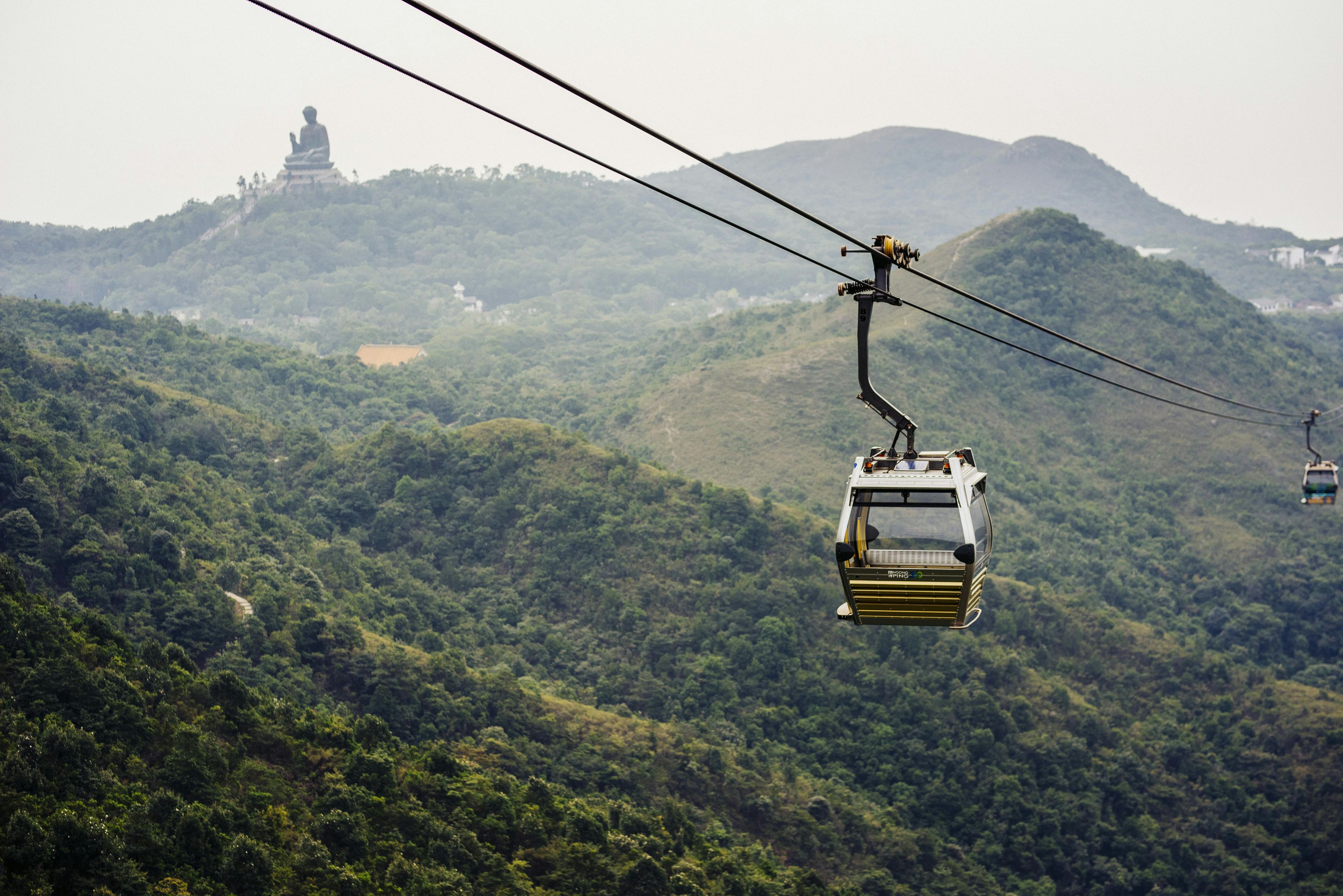 Imagen del tour: Teleférico de Ngong Ping: cabina estándar o de cristal