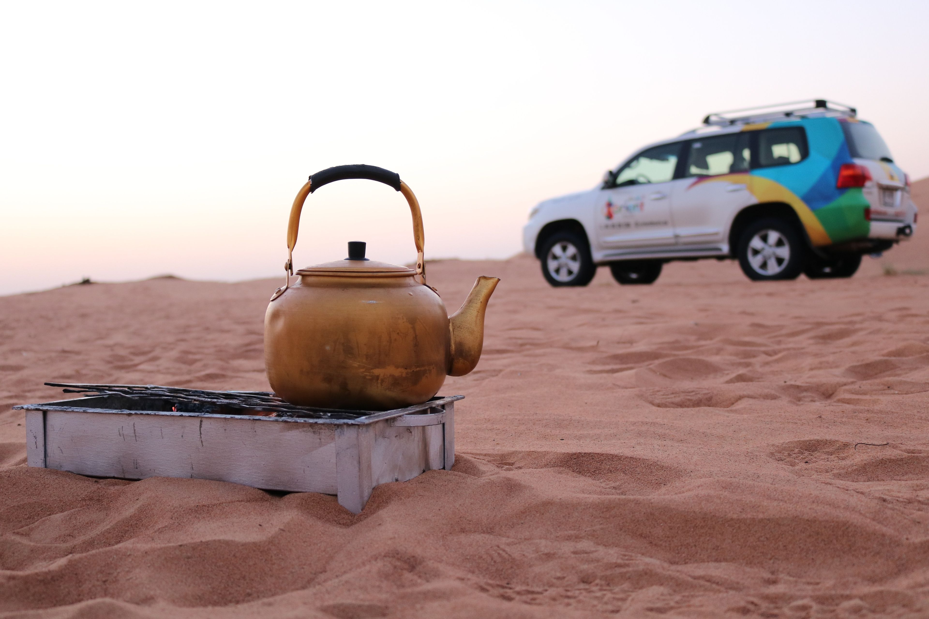 Imagen del tour: Safari al Amanecer en el Desierto: Suave Paseo por las Dunas y Lago Al Qudra con Desayuno Picnic