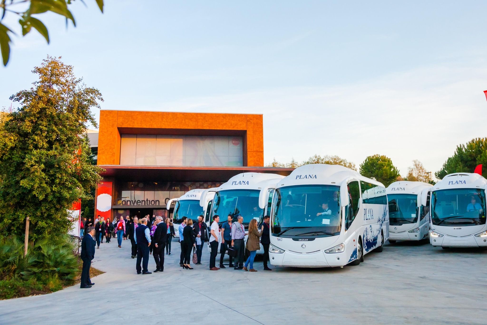 Imagen del tour: Barcelona: Traslado en autobús del centro de la ciudad a PortAventura